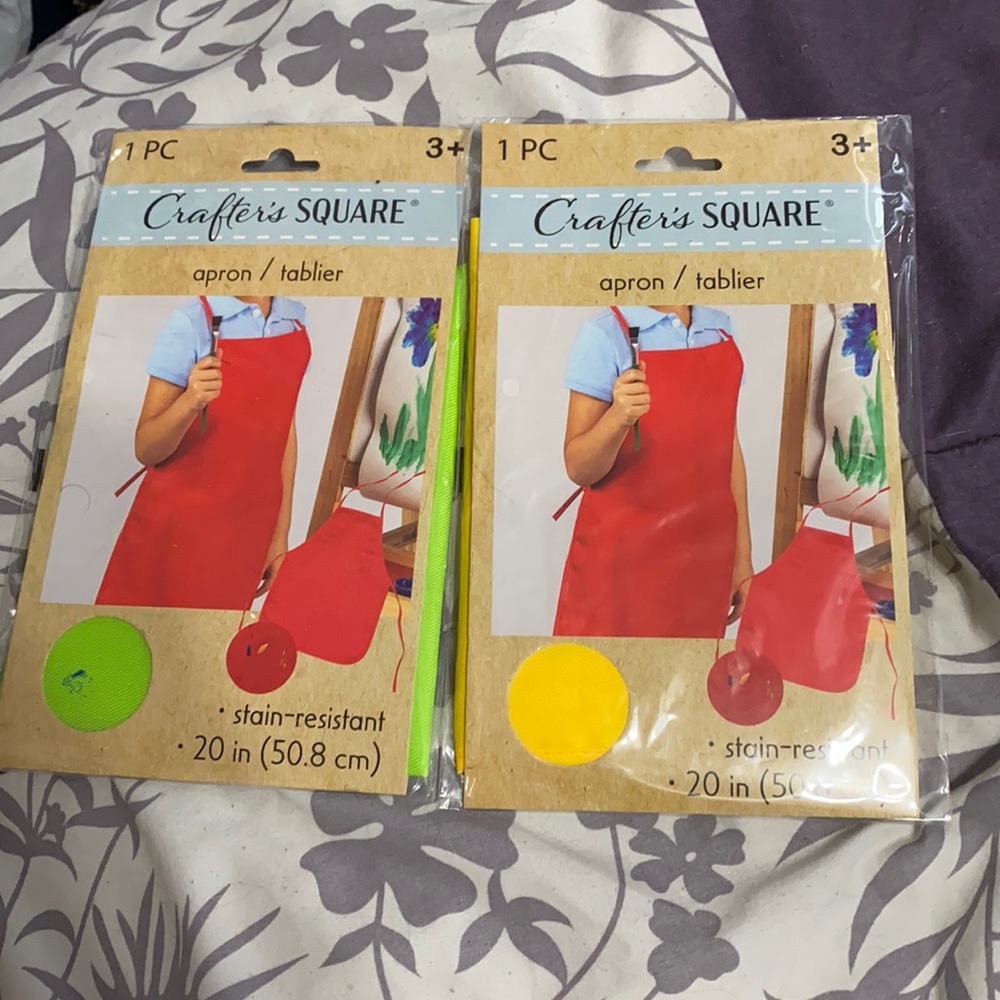 NWT~ 2 STAIN RESISTANT CRAFTING APRONS (GREEN AND YELLOW)